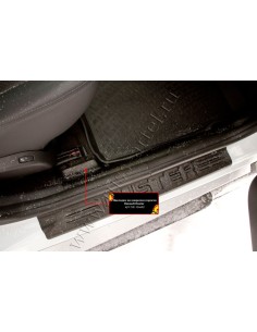 Накладки на ковролин порогов Renault Duster 2010-2014 (I... 2