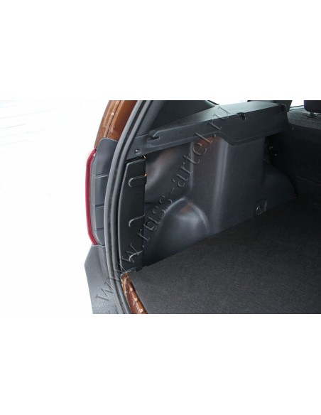 Накладки на боковые стойки багажника Renault Duster 2010-2014 (I поколение).Русская Артель