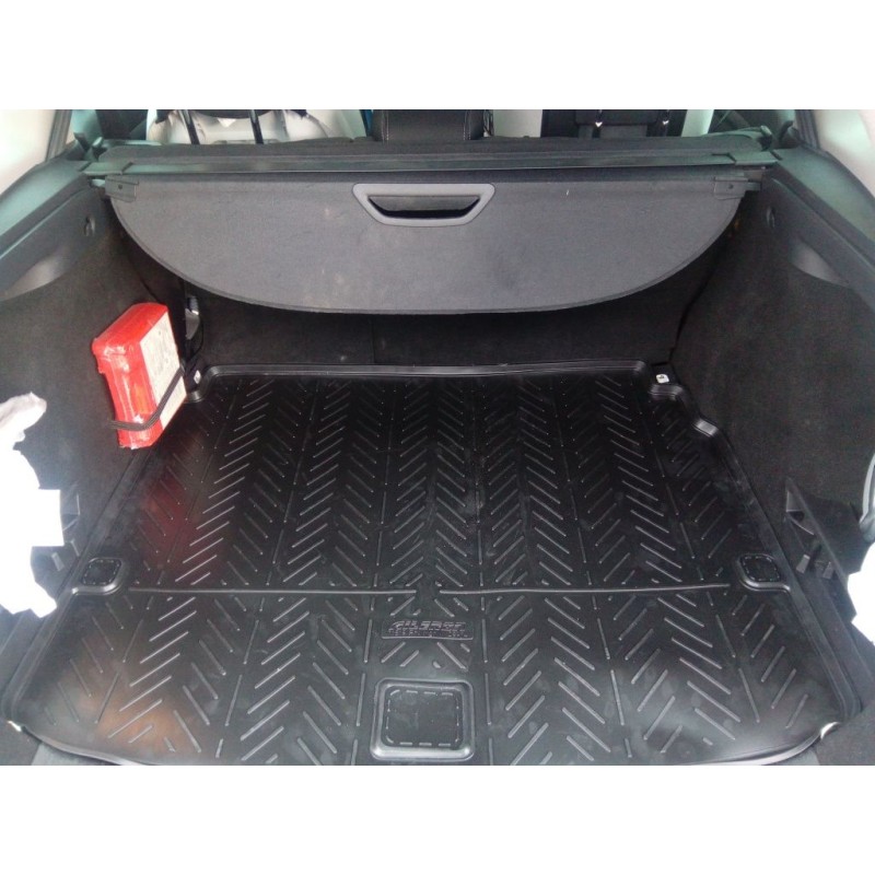 Коврик в багажник Aileron на Renault Megane III...