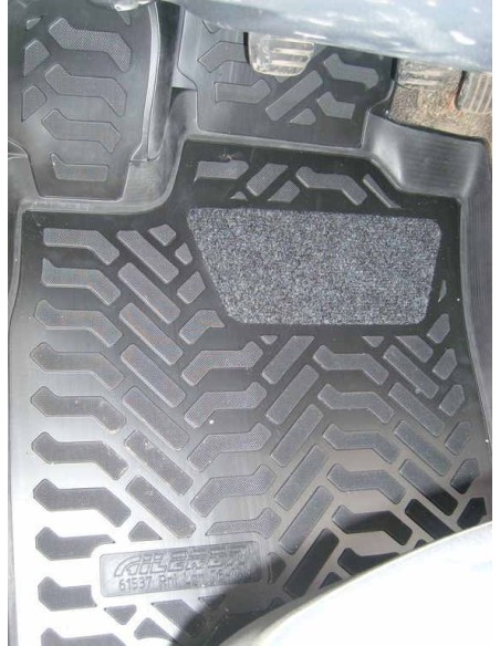 Коврики в салон Aileron на Renault Logan II (2014 -) (3D с подпятником)