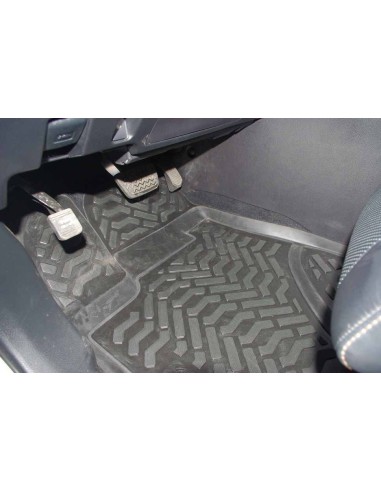 Коврики в салон Aileron на Toyota Highlander...